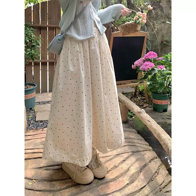 2024 Весна и осень Новая длинная юбка в нежном стиле для женщин Ранняя осень для похудения и самая простая в сочетании Повседневная юбка-трапеция, закрывающая промежность