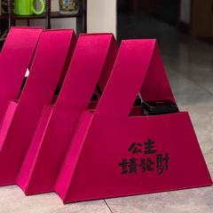 赤い本の同じタイプの王女は金持ちになってフェルトの手提げ袋のフェルトの包みの結婚の花嫁のお土産の喜糖袋を招きます。