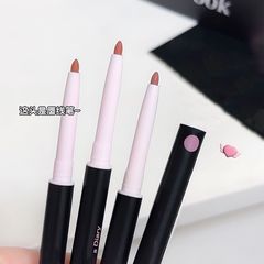 唇の線の筆のお母さんは偽のすっぴんの肉感の低い飽和の裸の色を生んで唇の形の純粋な欲の旺盛な唇の自然な学生を描き出します。