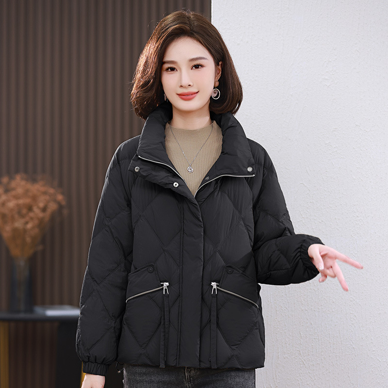 2023 Winter New Women's Large Size Loose White Duck Down Down Coat Thickened and Warm Middle aged Mom's Cotton Coat Coat