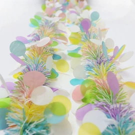 场地布置道具;拉花、彩带;纸质工艺品