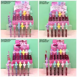 眼影;腮红、胭脂;化妆刷、刷包