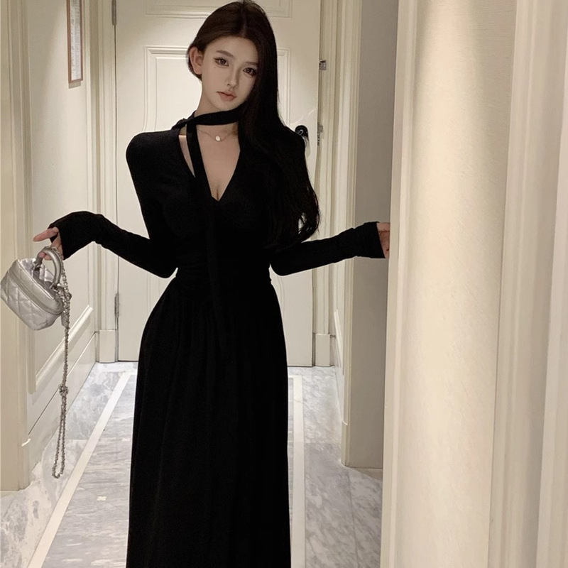 Hepburn Little Black Dress Women's Tea Break Dress French Design Niche New Chinoiserie Slimming Look Black Knitted Dress