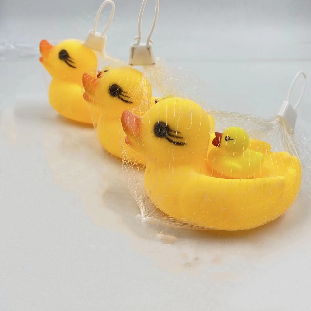 Juego de agua juguete pato Madre y niño pato pellizco y llamada tienen lugar Bolsa de red de baño Juego de 2 piezas al por mayor pato amarillo pato tienda departamental