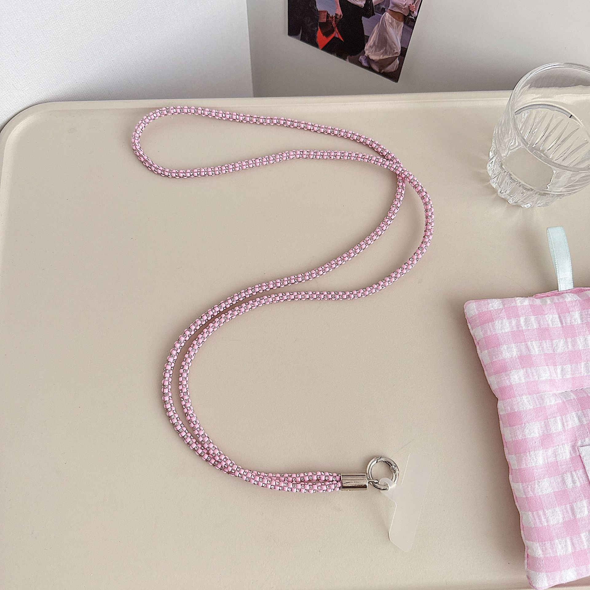 Cadena colgante de teléfono móvil de alta gama hecha a mano de boutique, sensación femenina de alta gama, lujo ligero, cadena colgante de diamante completo, cadena colgante de teléfono móvil de moda, sección larga y corta