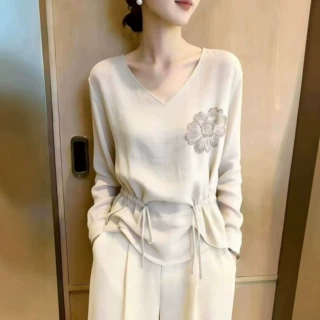 2026年别致很仙的法式绝美上衣夏季新款重要场合高端独特漂亮女装