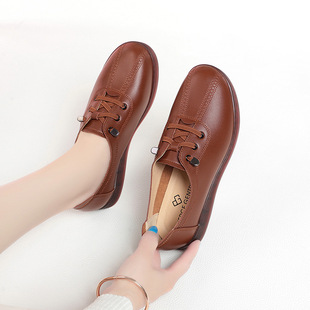 Soft-Soled Leather Shoes for Mothers, Spring and Autumn Style, Soft-Soled Flat Shoes for Middle-Aged and Elderly Women, Versatile, Comfortable and Casual Women's Leather Shoes