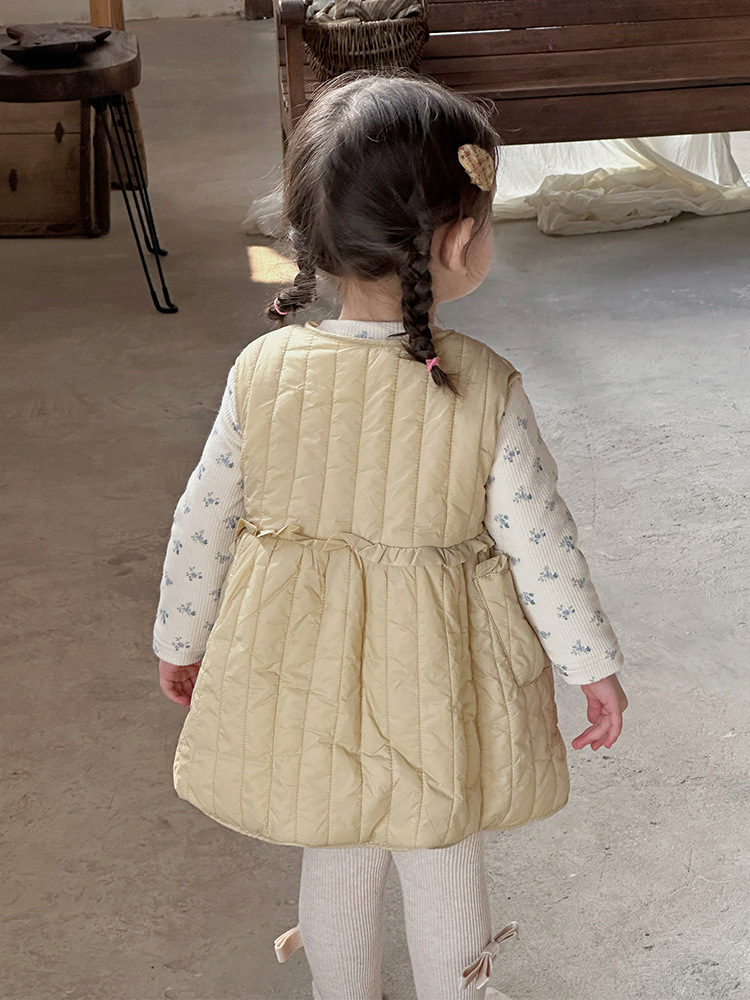 Traje de vestido de bebé de otoño e invierno versión coreana más traje de terciopelo para niñas de 1 a 3 años, falda acolchada cálida de estilo occidental