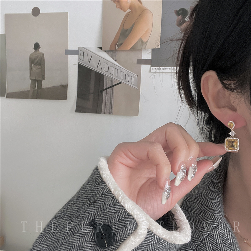 Yellow Diamond Drop Earrings Elegant Designer Style Earrings_voghion.com