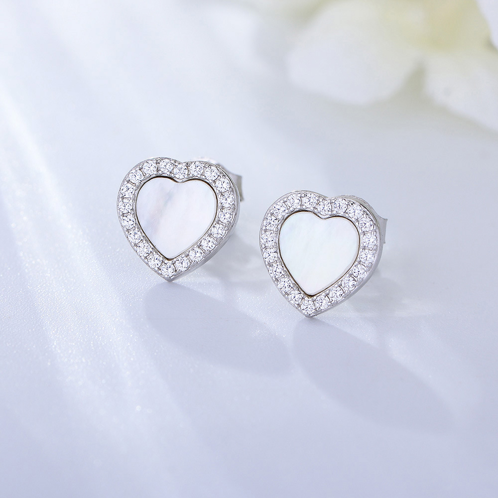 S925 plata esterlina en forma de corazón pendientes para las mujeres simple de todo partido ZIRCON encantadores pendientes de Corea-estilo de corazón en forma de corazón joyería del oído fritillary para las mujeres