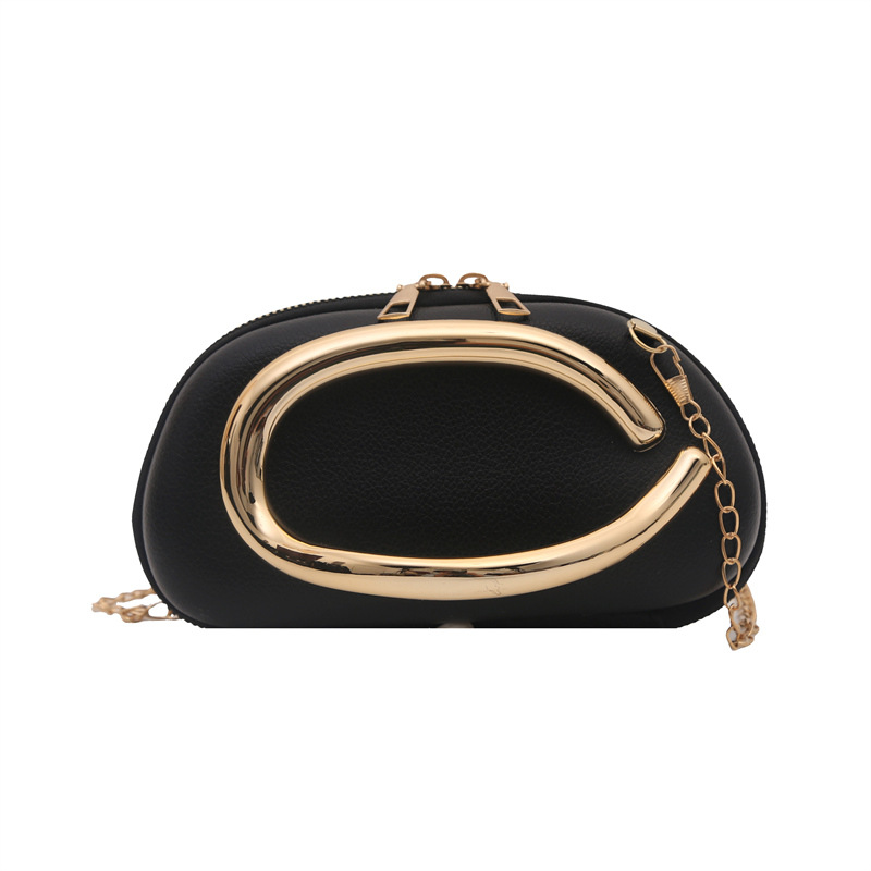 Elegante borsa a tracolla da donna con catena e decorazioni_voghion.com