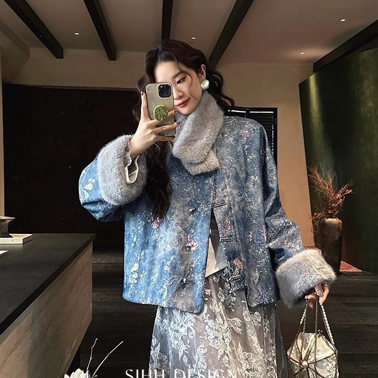 Same style as Sanji's [Ruyi] sequin-embroidered new Chinese-style thickened New Year's outfit; other brands have hang tags and collar labels