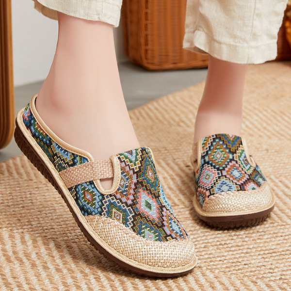 fashionable slippers