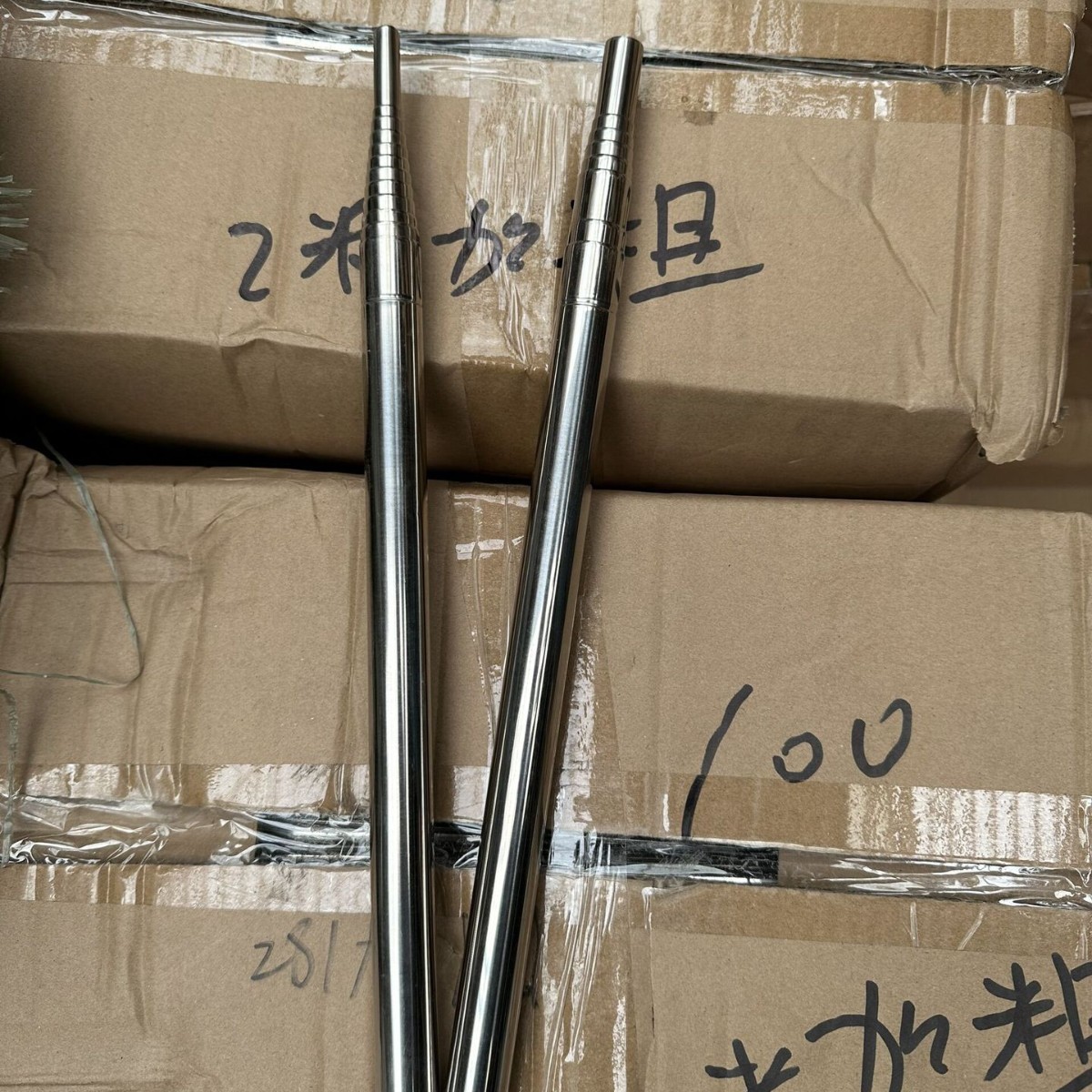 Жирная и толстая (толщина 2 метра) отдельная телескопическая стойка (1 шт.) без засорения.