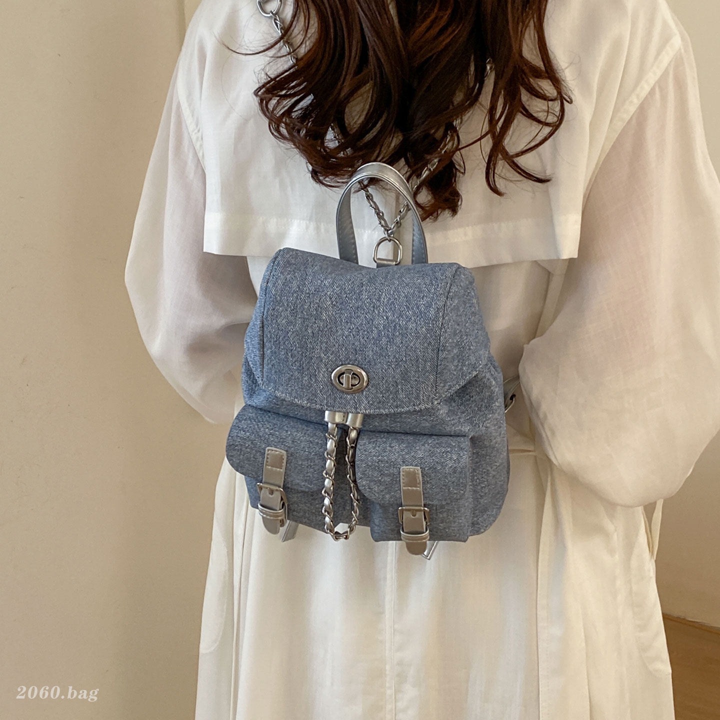 Mochila de viaje Lingerie de mujer cadena bolso de moda academia 2026 viento versátil hombro único clase de verano nuevo ocio