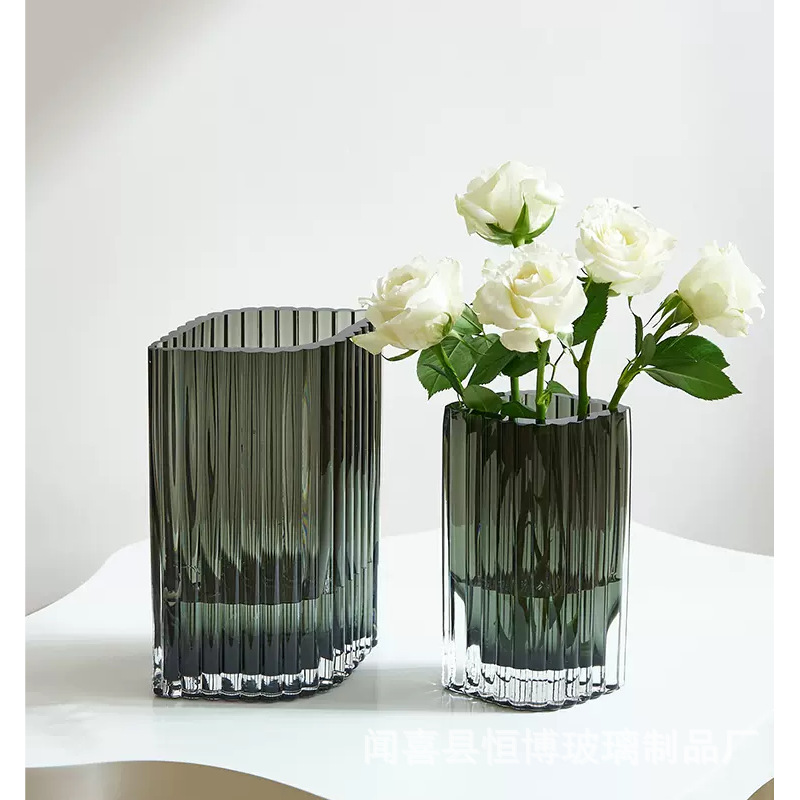 Jarrón de vidrio nórdico danés sala de estar arreglo de flores transparente Cultivo de agua luz estilo de lujo barra vertical creativa de gama alta en forma de diamante Sentido de gama alta