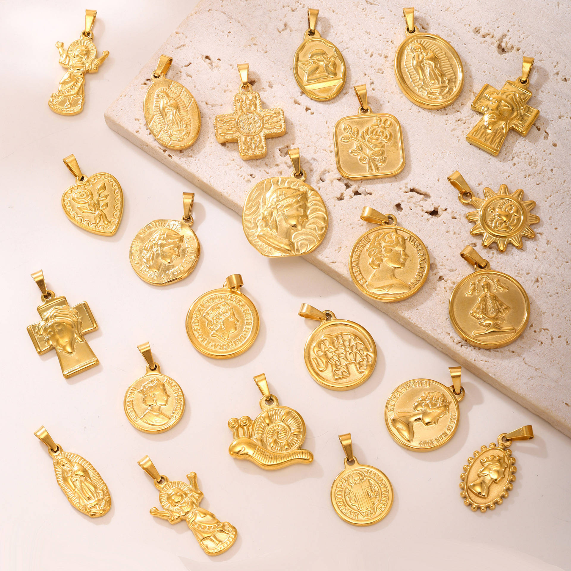 Europa y América de moda DIY accesorios colgante colección red de acero inoxidable 18K joyas collares de oro real al por mayor