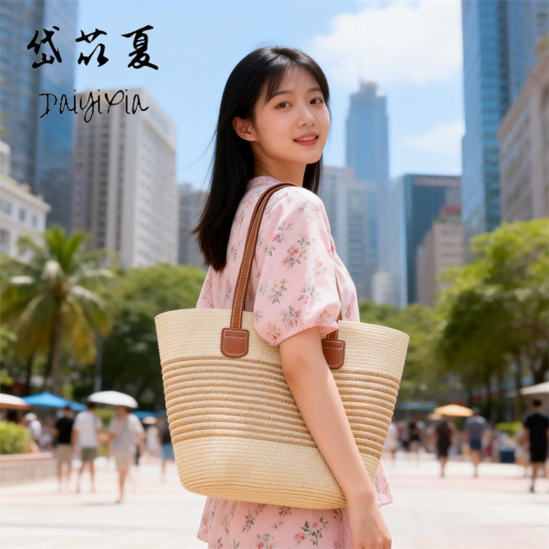 Capacious straw one-shoulder bag