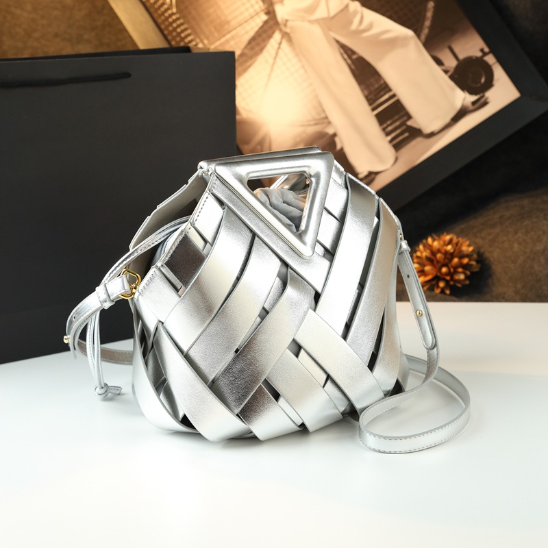 Túi bucket nữ da thật kiểu giỏ rau đan lỗ, đeo vai đeo chéo — Màu nâu, Màu đen, Màu trắng, Màu xanh lục đậm