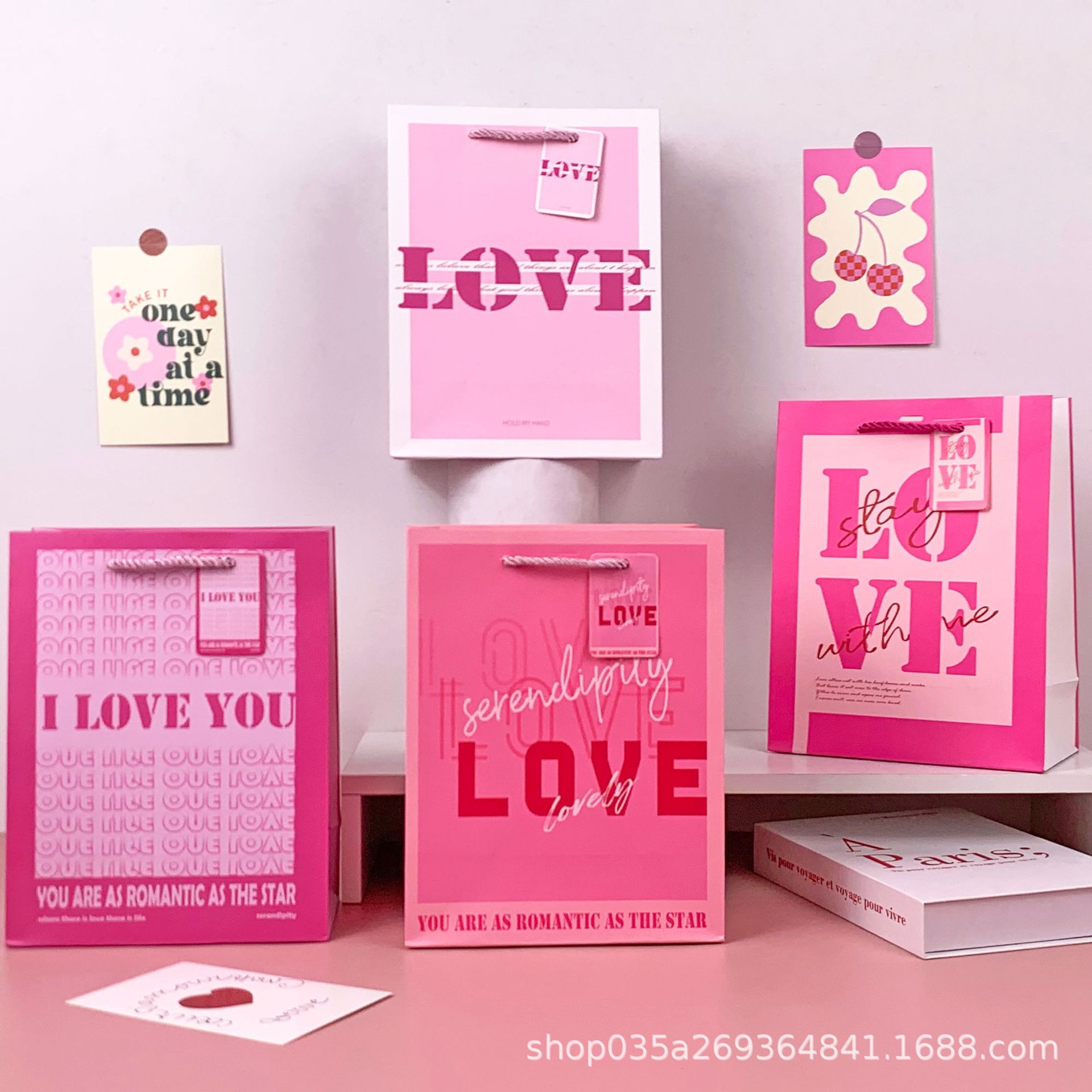 粉色LOVE加厚白卡压纹情人节520礼品袋生日礼物袋少女心手提袋子