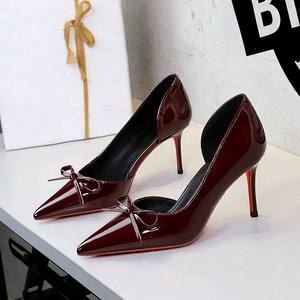 9268-H150 European and American style sexy banquet patent leather bow pointed shallow mouth side hollow fine single orde
