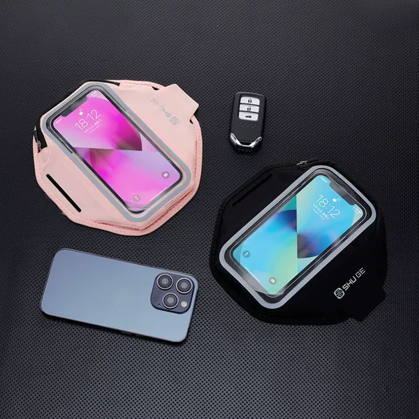 Direct from the factory, this phone arm pouch supports customization, features a touchscreen, is reflective, and is suitable for outdoor running and fitness activities for both men and women