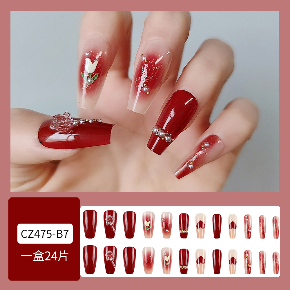 Atmósfera amor rojo, uñas de uñas de escalera larga, parche de uñas de diamantes de cielo estrellado, uñas de flores de venta caliente terminadas