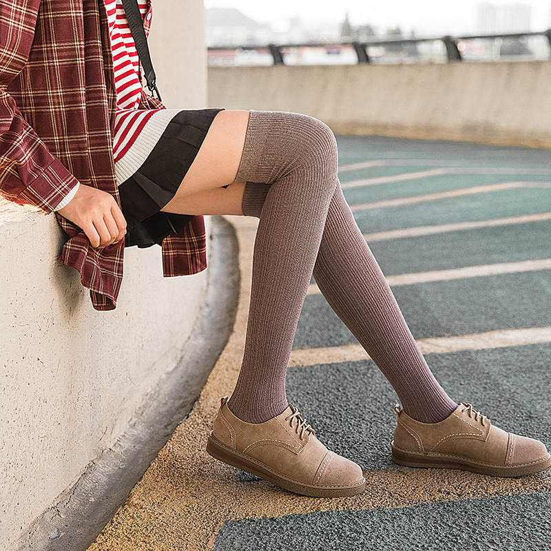 Medias de las mujeres calcetines de pantorrilla de estilo preppy negro pierna flaca media alta Calcetines de la rodilla de las mujeres de una sola pieza de entrega