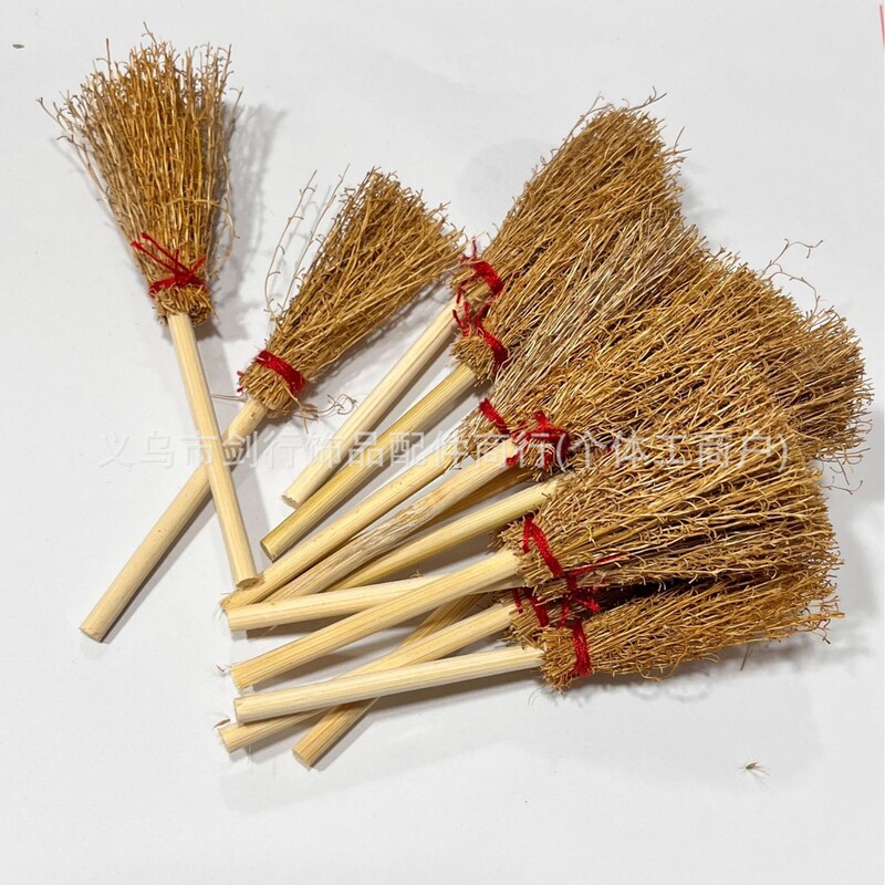 Small Broom Craft Ornaments, Spoon and Pod Material Kits, Pod Doll Accessories, Fruit Shell Doll Accessories, Wholesale for Market Stalls