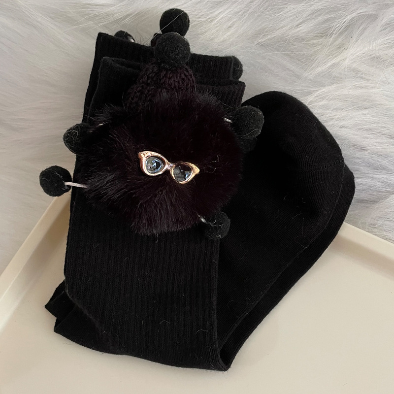 검은 양말 검은 공