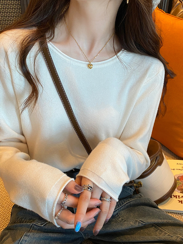 奶油杏圆领高级感针织打底衫女2025秋季修身内搭chic长袖上衣毛衣|undefined