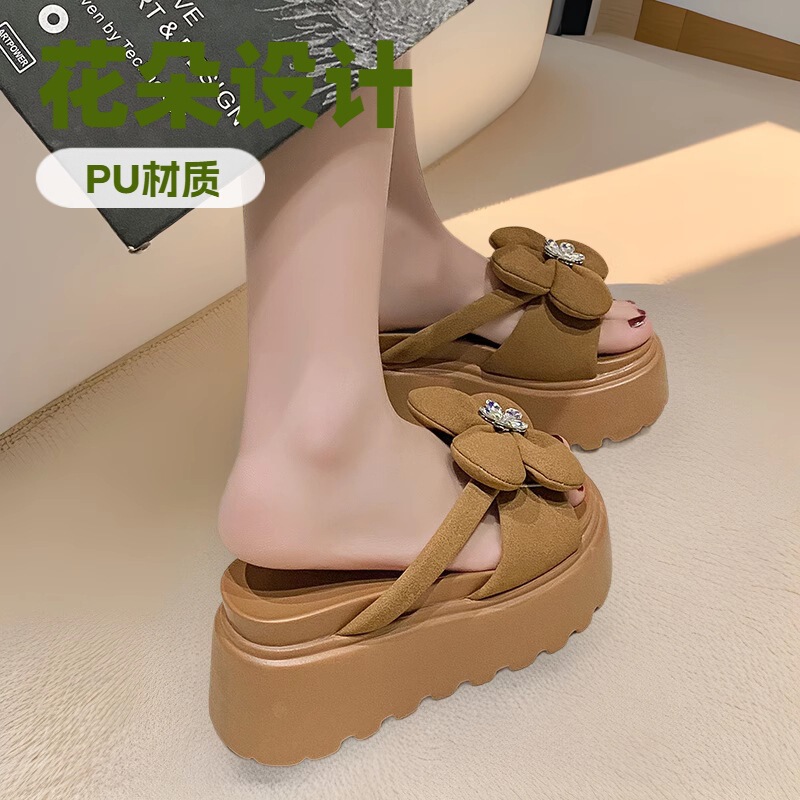 Niche Design Solid Color Non-Slip Shoes 2026 Summer Round-Toe Slip-On Slippers with Floral Decoration for Outdoor Wear