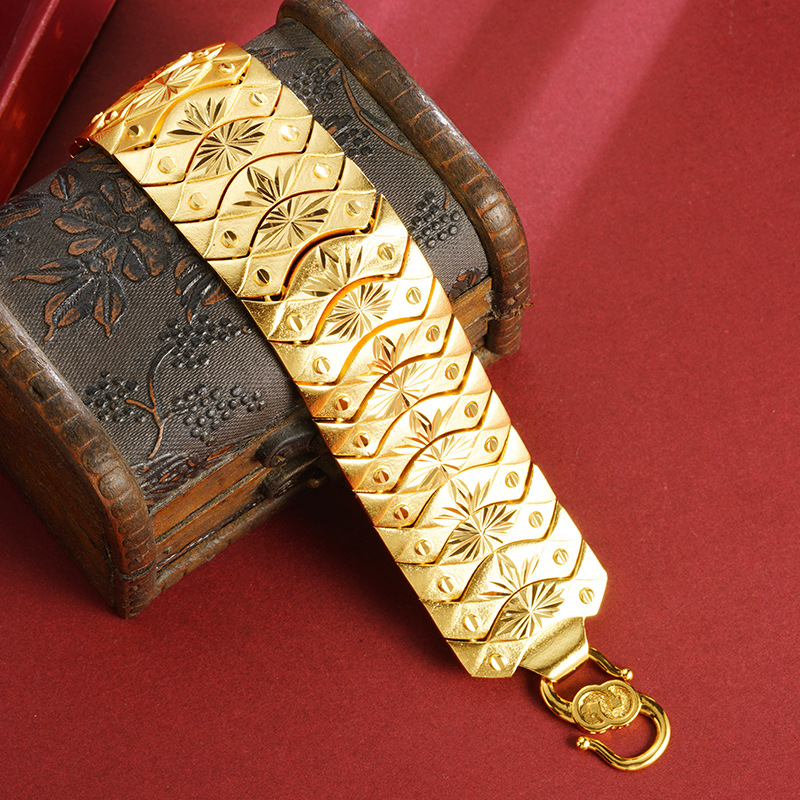 Sand gold bracelet men's retro Joker temperament design watch chain for a long time does not fade jewelry Yiwu accessories wholesale