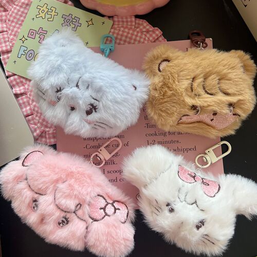Adorable Autumn/Winter Plush Cat Keychain, Schoolbag Clip, Couple's Accessory, Gift, Versatile Sweet Cartoon Ornament