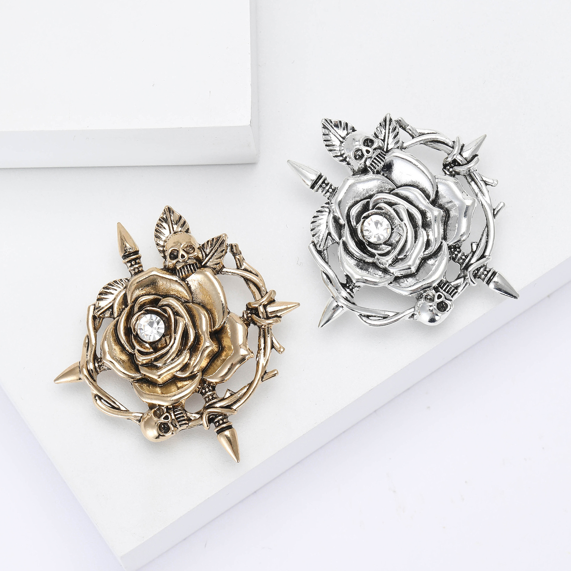 Retro creative metal universal fashionable brooch