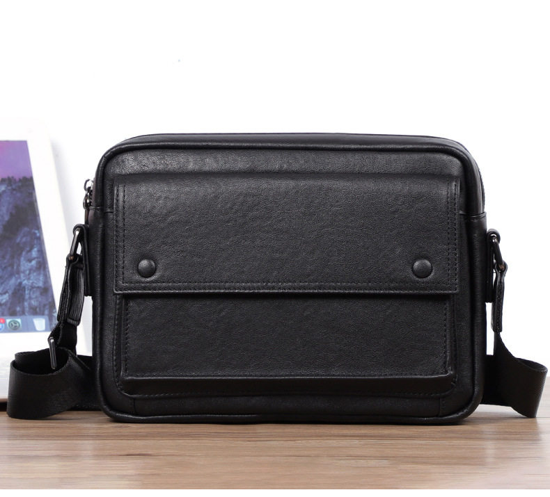 Túi đeo chéo nam da bò thật kiểu ngang cỡ nhỏ 29×11×17 cm — Màu đen chi tiết 3