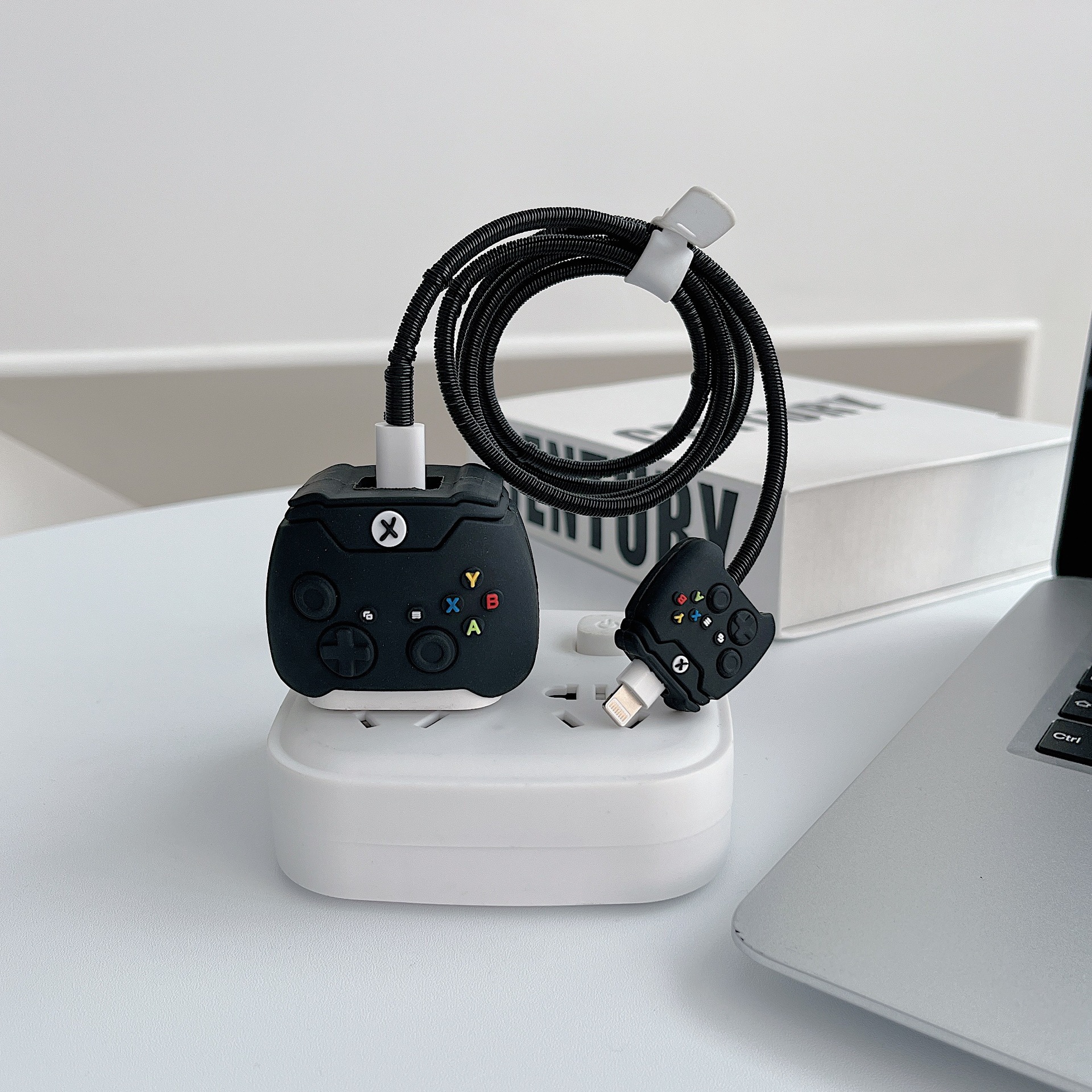 2023 nuevo cargador de dibujos animados cubierta protectora adecuada para Apple carga rápida cabeza 18/20W estándar europeo estándar americano aplicable