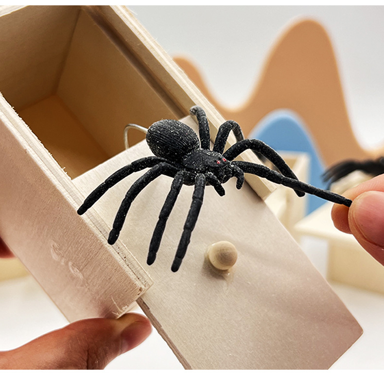 Scatola di legno a sorpresa a forma di ragno, stesso oggetto di scena divertente, insetto spaventoso, scherzo horror, giocattolo_voghion.com