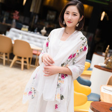 民族风刺绣围巾 云南复古绣花棉麻披肩 搭配旅游防晒外搭围脖批发