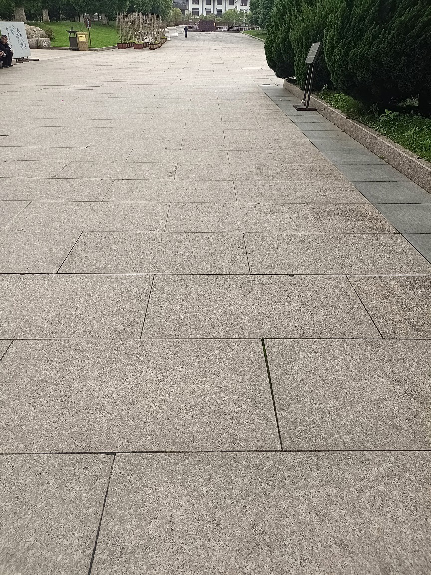 花岗岩石材芝麻白灰黑火烧板黄锈石荔枝面路沿石麻石大理石地铺砖-阿里巴巴