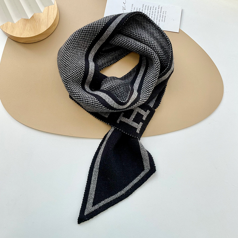 Estilo coreano de las mujeres de punto pequeño oído bufanda Otoño e Invierno simple todo partido largo diagonal perezoso perforado bufanda protección del cuello marea