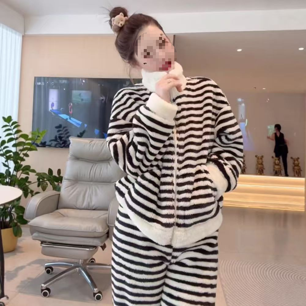 Set de coral de terciopelo grueso abrigo de invierno nuevo pijama a rayas de viento simple 160 jin chaqueta superior