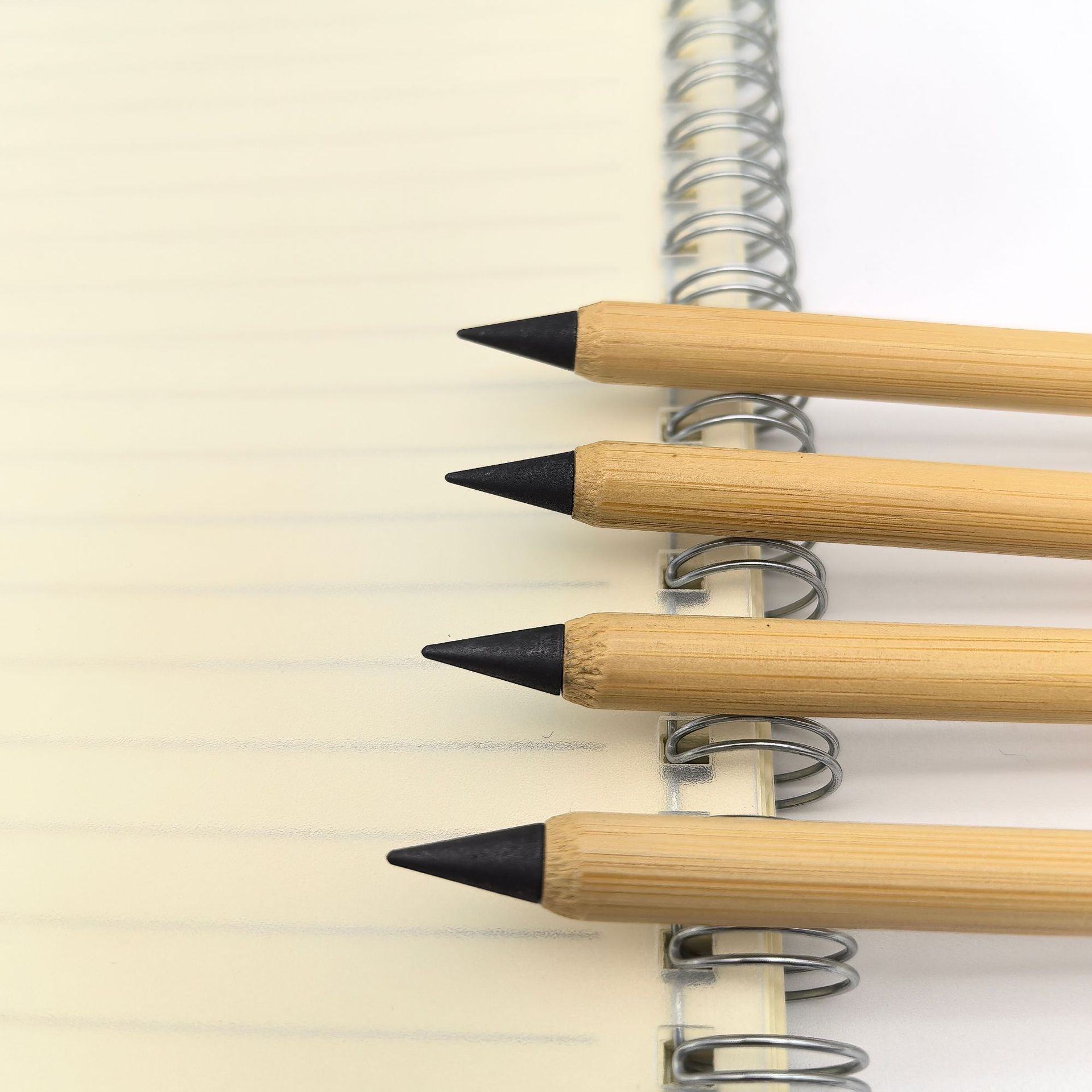 Lápiz eterno de bambú de venta caliente transfronterizo, punta de grafeno, lápiz sin terminar, lápiz de bambú, bolígrafo ecológico publicitario