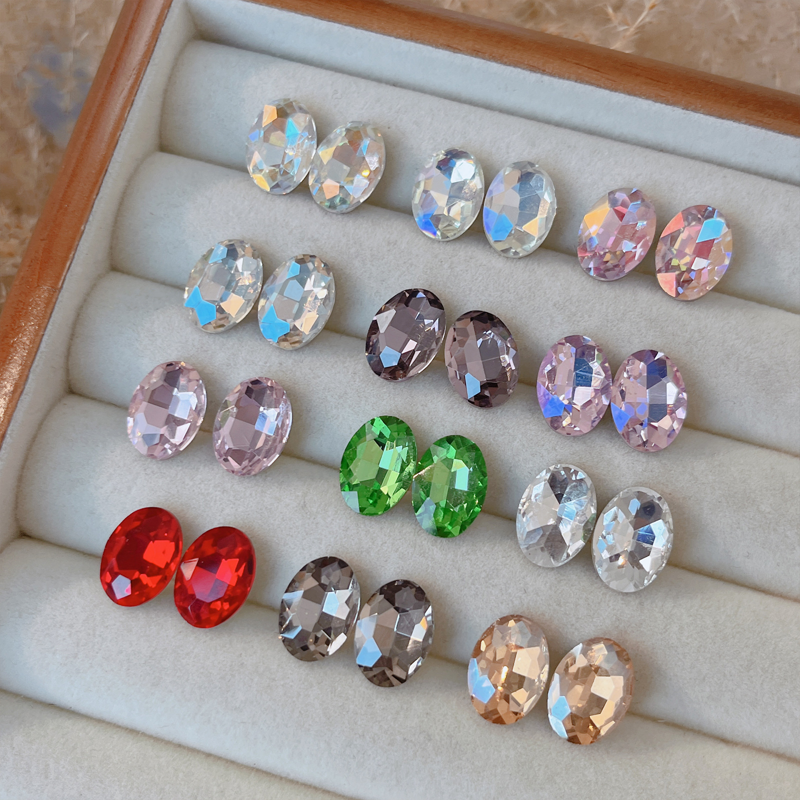 universal nail decoration with rhinestones