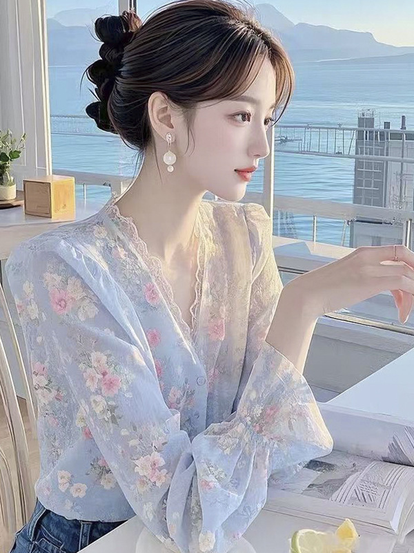 Floral Blue Bell Sleeve Long Sleeve V Neck Lace Edge Splicing Shirt Women's Top Elegant Thin Sun Protection Floral Blue Bell Sleeve Long Sleeve V Neck Lace Edge Splicing Shirt Women's Top Elegant Thin Sun Protection