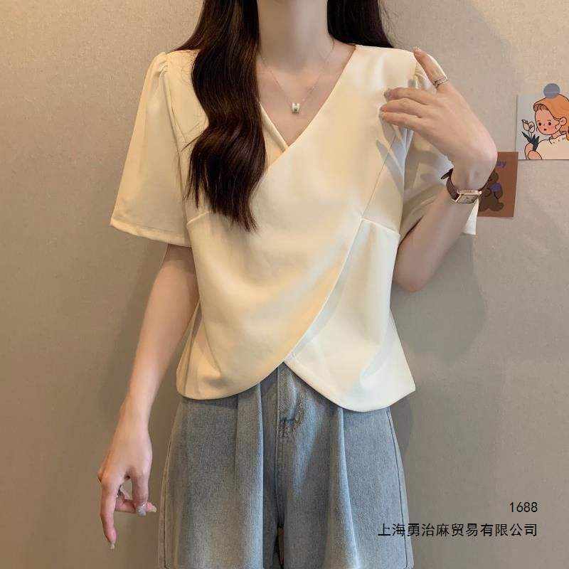 2026 Summer New Style Women's Cross-Design Top, Slim-Fit Short-Sleeve Niche Short Shirt in Apricot Color 2026 Summer New Style Women's Cross-Design Top, Slim-Fit Short-Sleeve Niche Short Shirt in Apricot Color