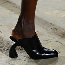 2025���Q�¿�A�^���θ��߸����^��մ�a�r�b����һ�_����ЬŮЬ