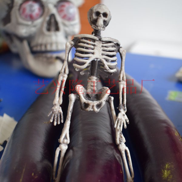 Mini esqueleto 15cm esqueleto pequeño Halloween casa embrujada bar sala secretos oficina de tatuajes decoraciones de escritorio
