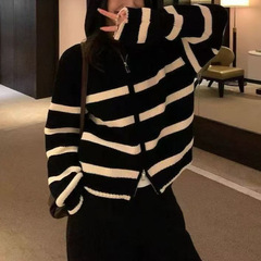 韩系连帽条纹套头毛衣女秋冬新款小个子针织衫休闲洋气撞色上衣