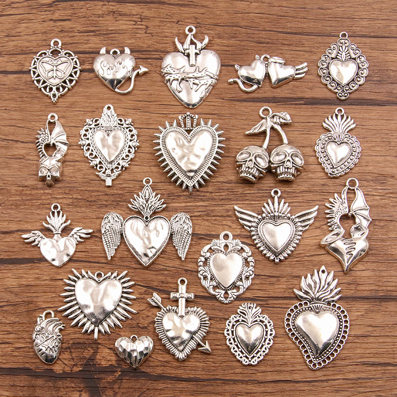 31 DIY Accessories Halloween Pendant Heart Heart Skull Charm Bag Costume Accessories